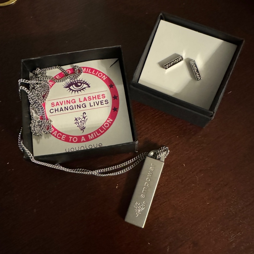 Younique silver bar necklace and earrings